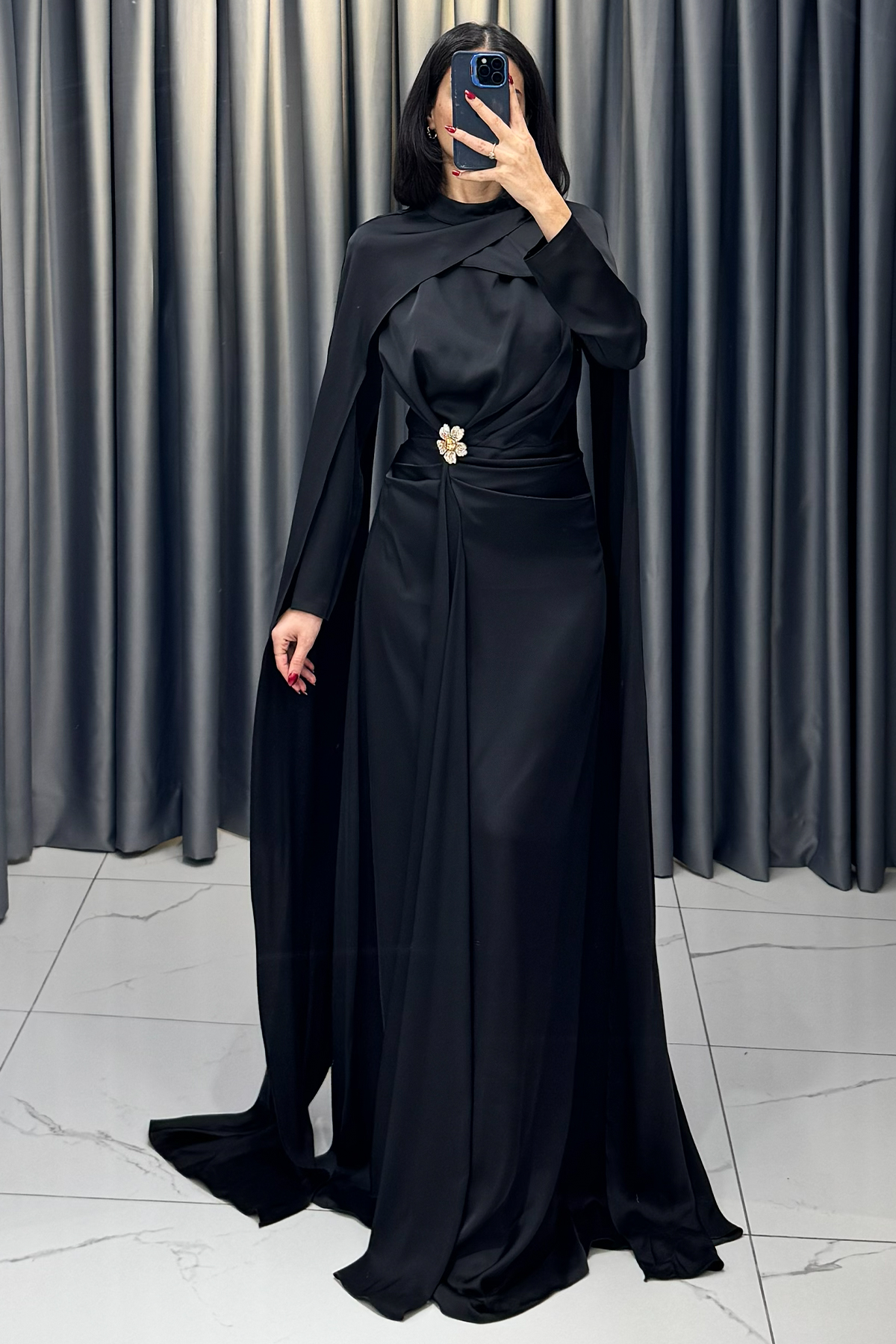 Aksesuar Detaylı Pelerinli Belden Oturtmalı Abiye Siyah - Görsel 4