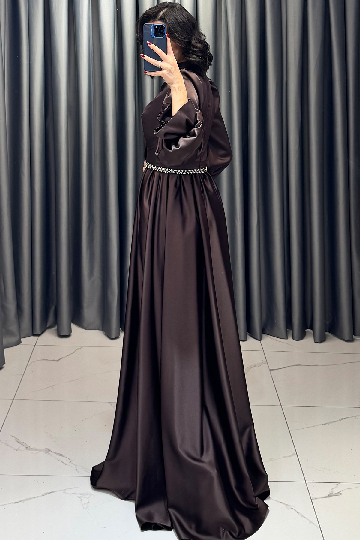 Balon Kollu Yakası ve Bilekleri Taş İşlemeli Tesettür Abiye Kahve - Görsel 6