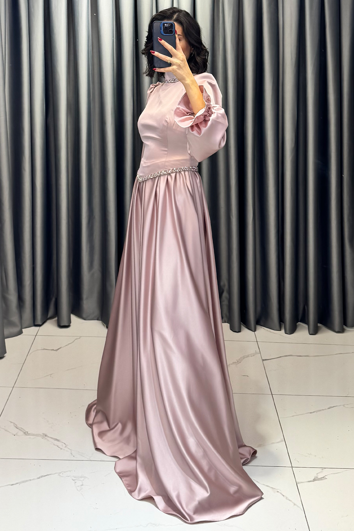 Balon Kollu Yakası ve Bilekleri Taş İşlemeli Tesettür Abiye Pudra - Görsel 4