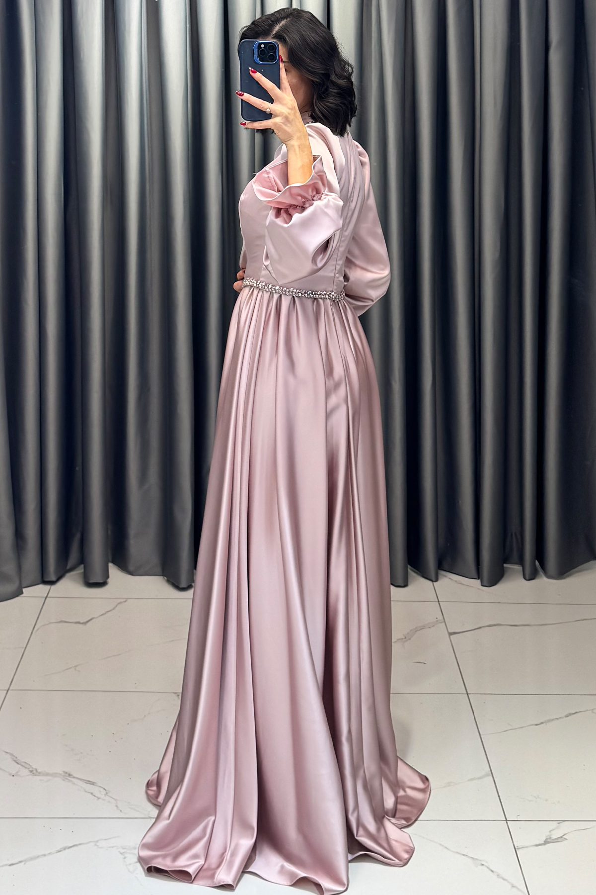 Balon Kollu Yakası ve Bilekleri Taş İşlemeli Tesettür Abiye Pudra - Görsel 5