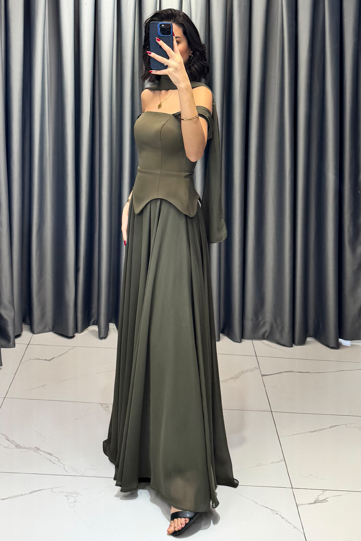 Belden Oturtmalı Düşük Kollu Şal Detaylı Abiye Haki - Görsel 3