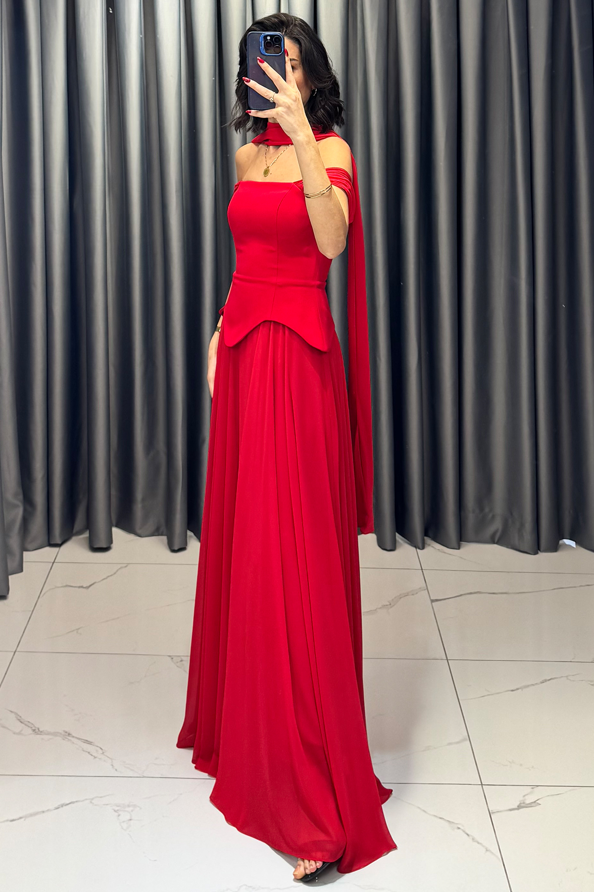 Belden Oturtmalı Düşük Kollu Şal Detaylı Abiye Kırmızı - Görsel 3