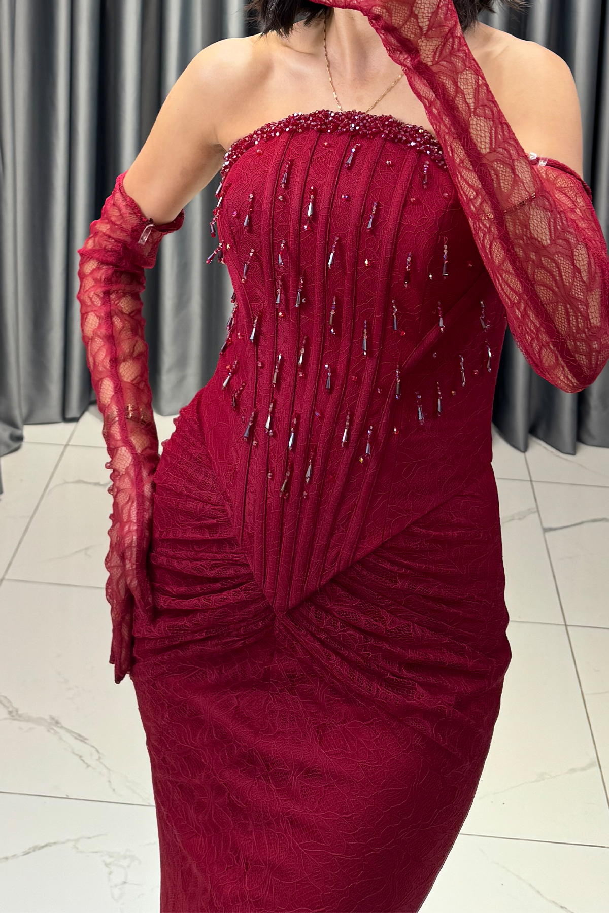 Boncuk İşlemeli Dantelli Şal Detaylı Uzun Abiye Bordo - Görsel 2