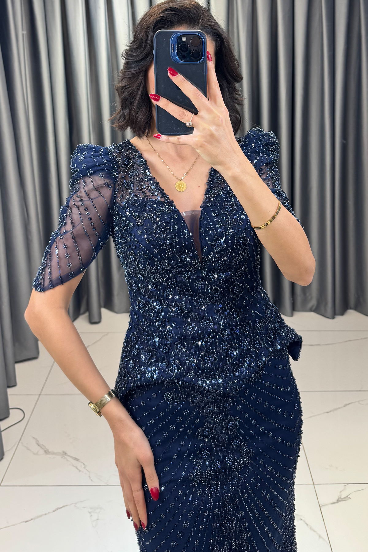 Boncuk İşlemeli Kol Detaylı Balık Model Abiye Lacivert - Görsel 4