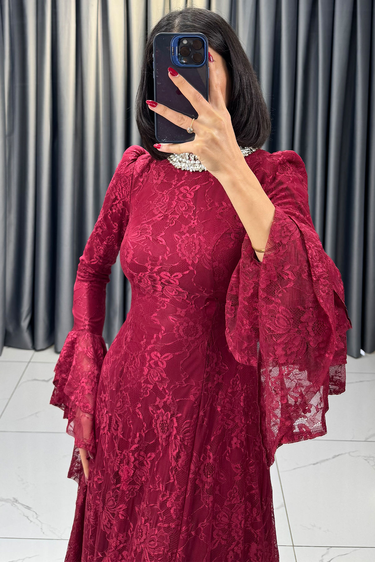 Boynu Taş İşlemeli Yarasa Kollu Arkası İpli Abiye Bordo - Görsel 4