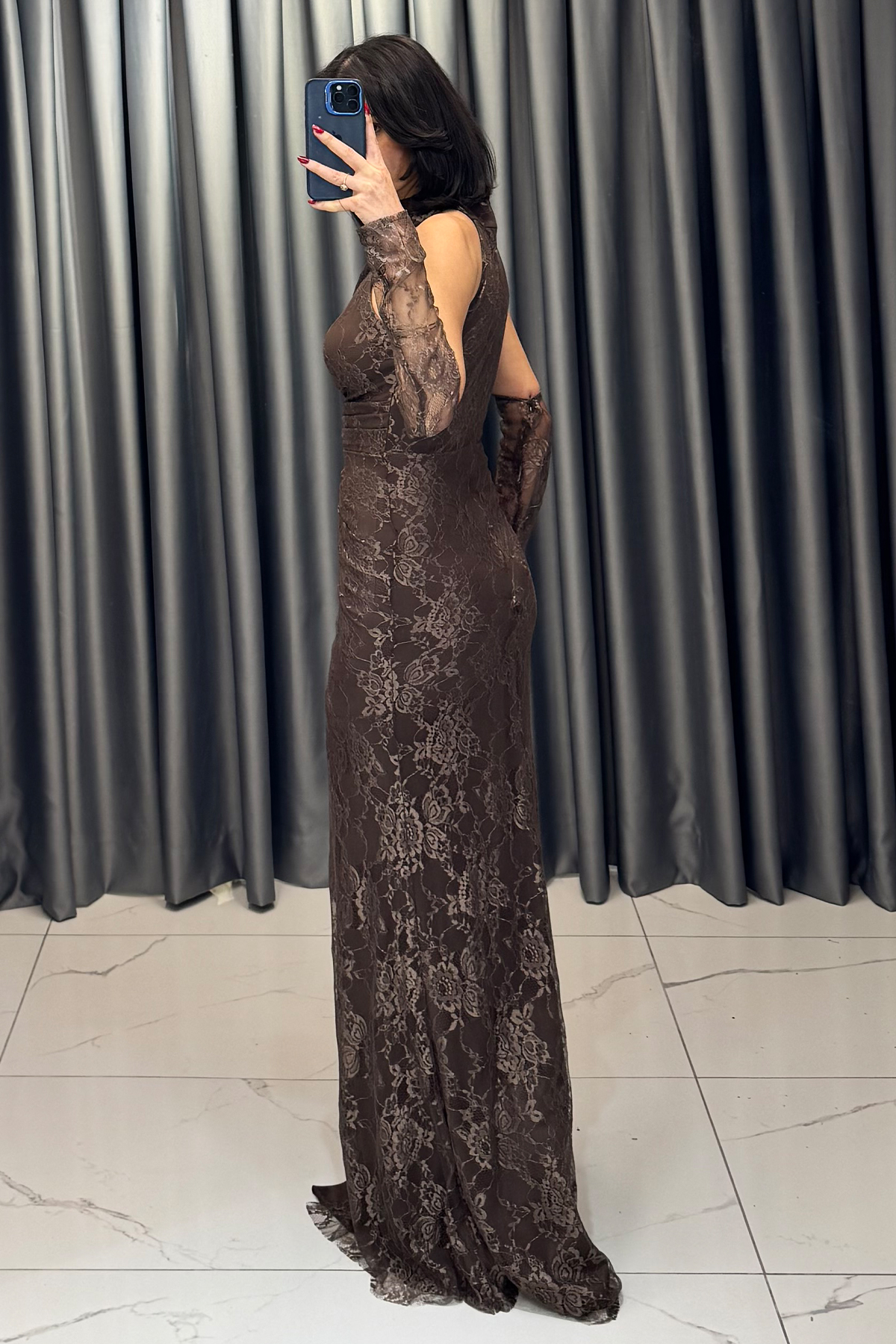 Dantel İşlemeli Halter Yaka Eldiven Detaylı Yırtmaçlı Abiye Kahve - Görsel 6