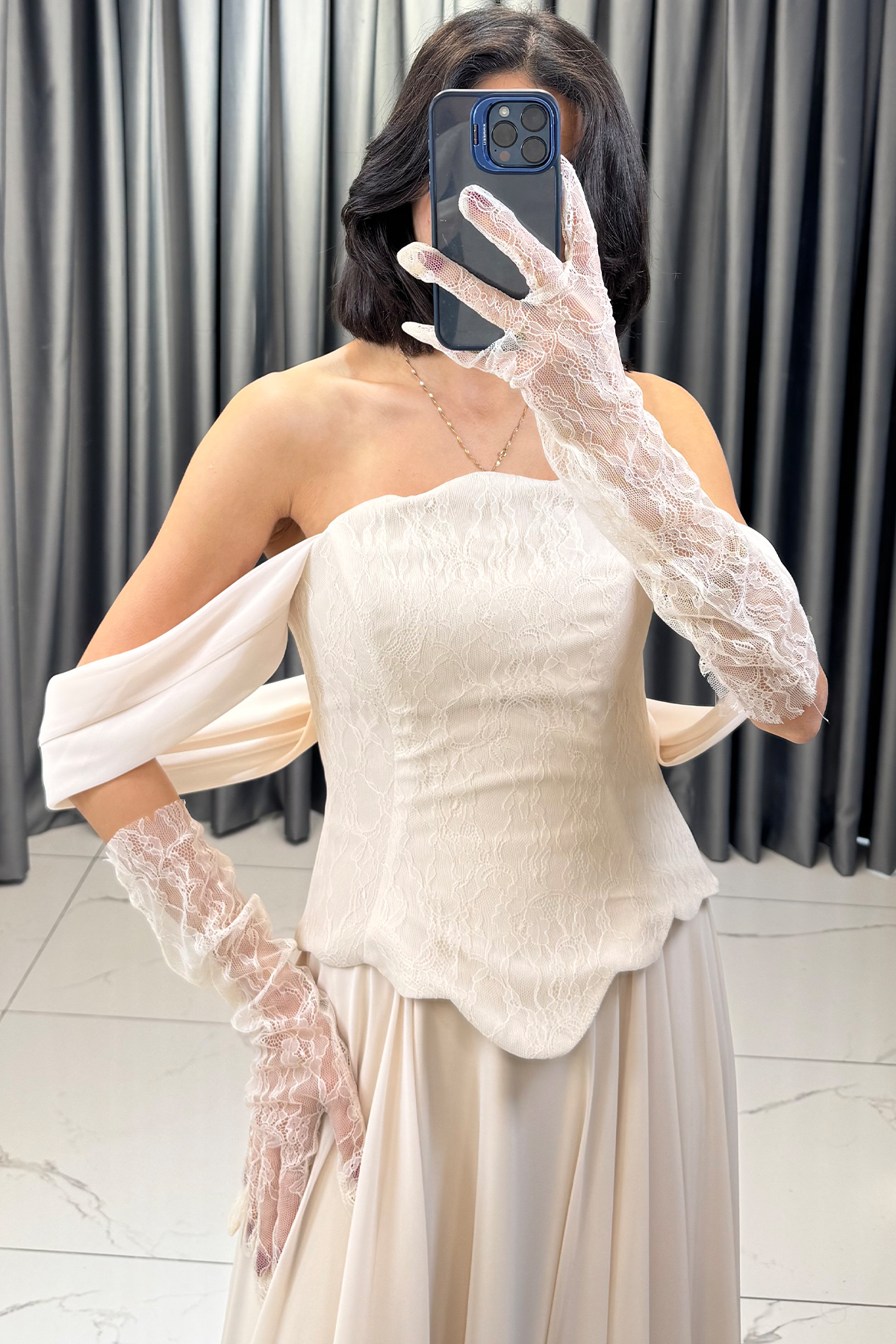 Düşük Kollu Dantel Detaylı Belden Oturtmalı Eldivenli Abiye Bej - Görsel 2