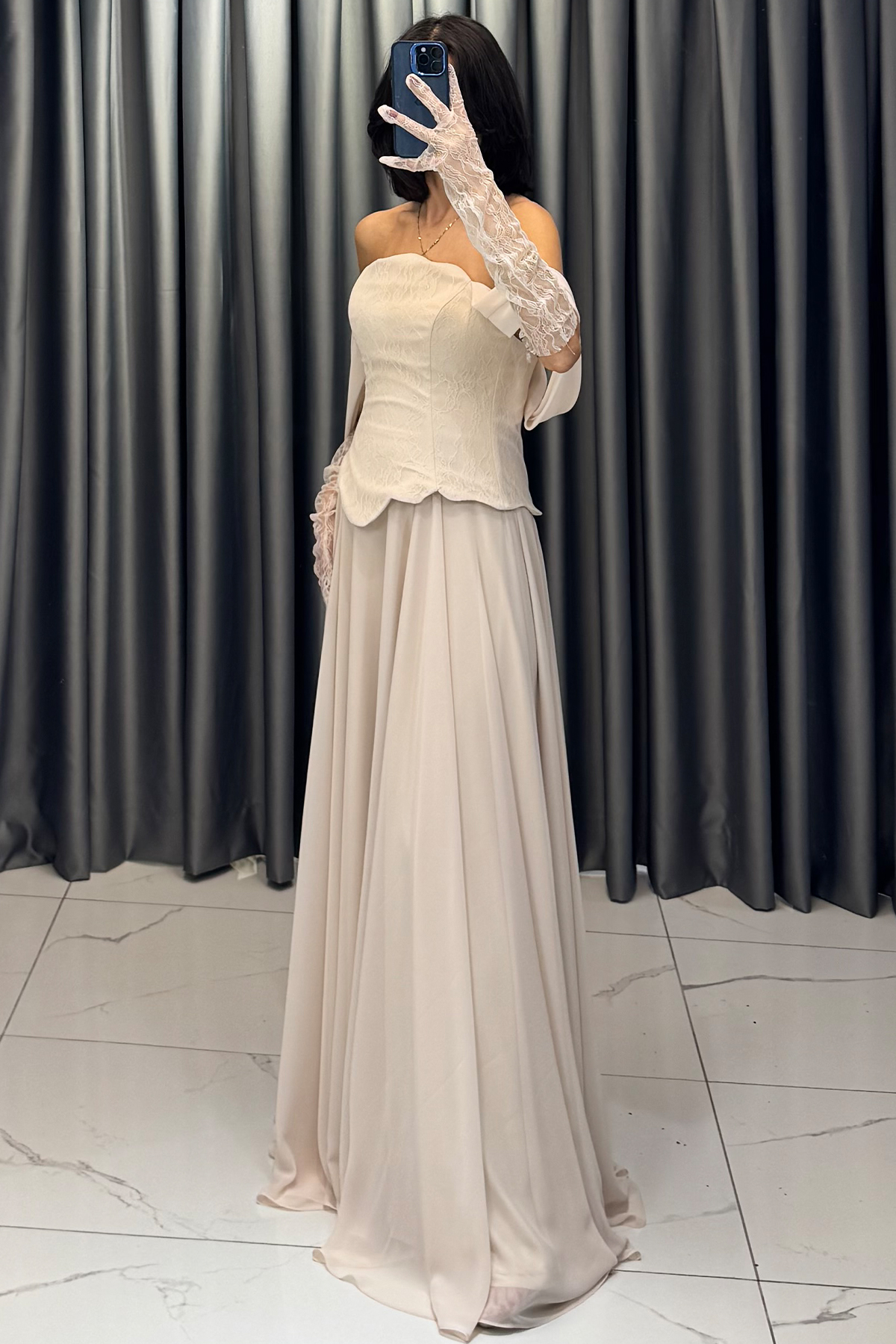 Düşük Kollu Dantel Detaylı Belden Oturtmalı Eldivenli Abiye Bej - Görsel 3