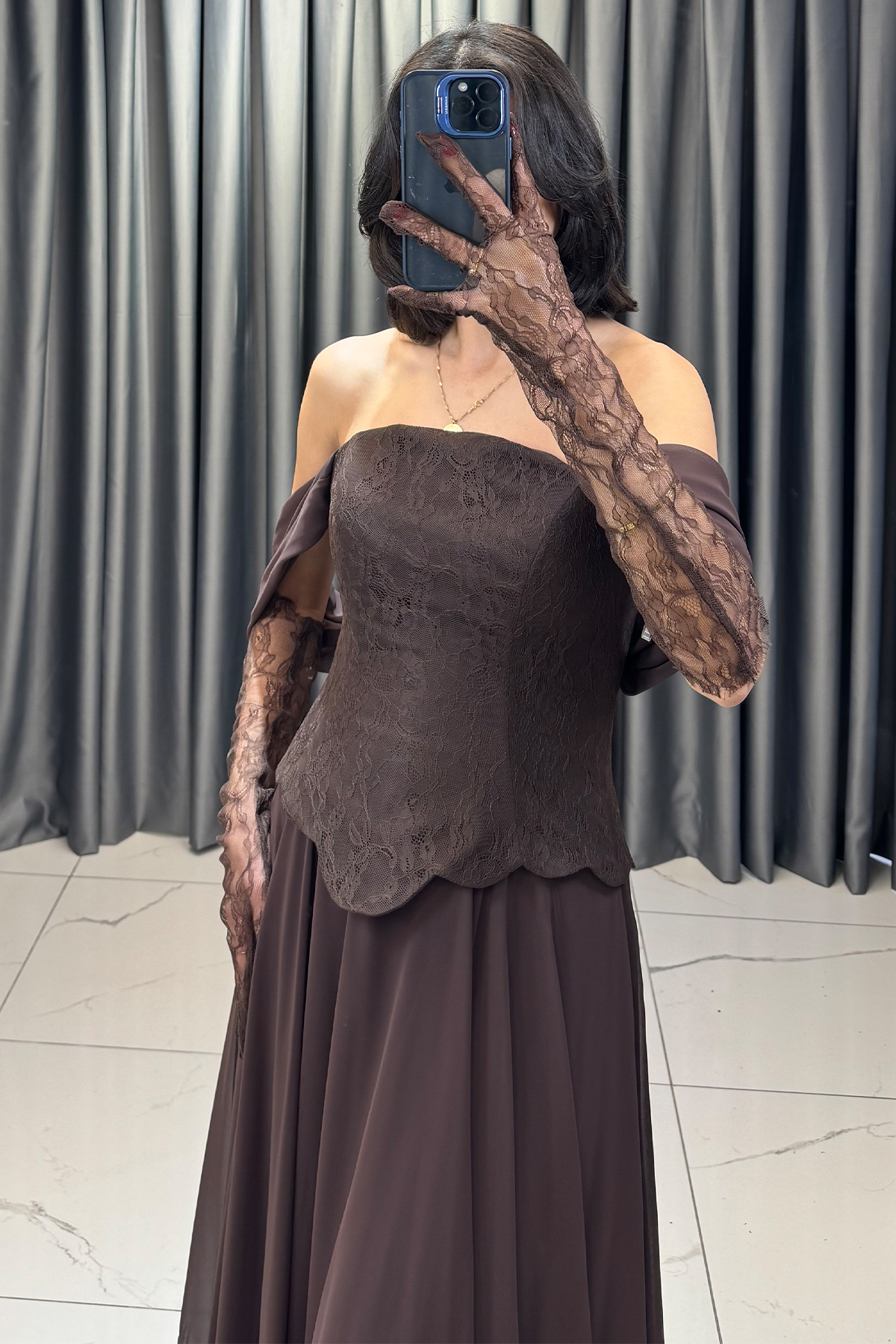 Düşük Kollu Dantel Detaylı Belden Oturtmalı Eldivenli Abiye Kahve - Görsel 4