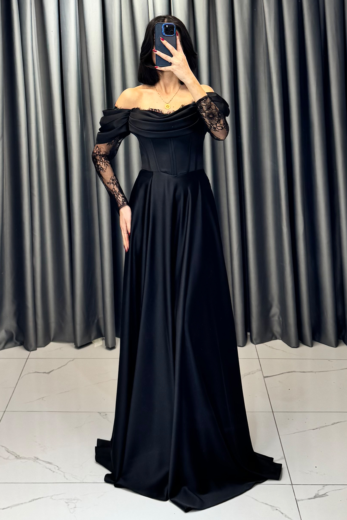 Düşük Omuzlu Yırtmaç Detaylı Dantelli Straplez Abiye Siyah - Görsel 5