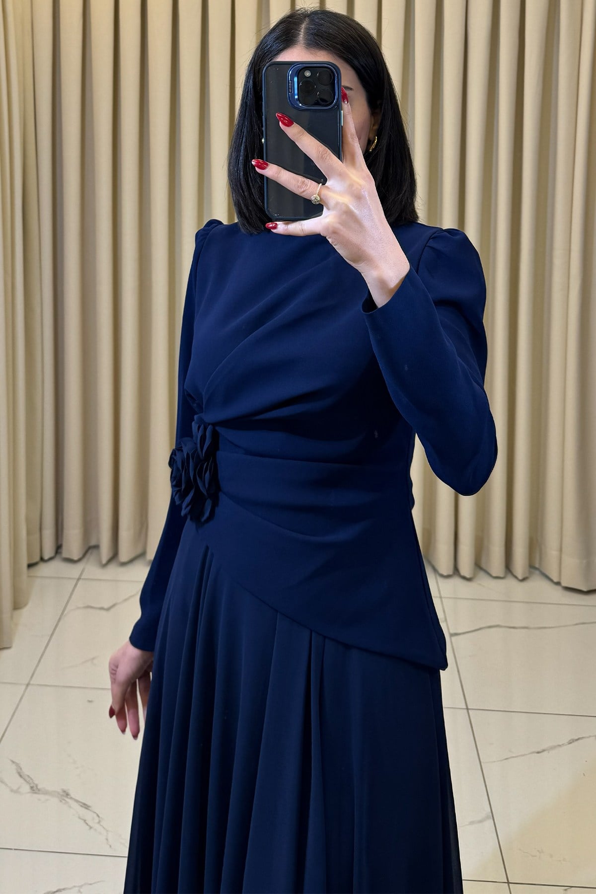 Gül Detaylı Büzgülü Tesettür Abiye Lacivert - Görsel 4