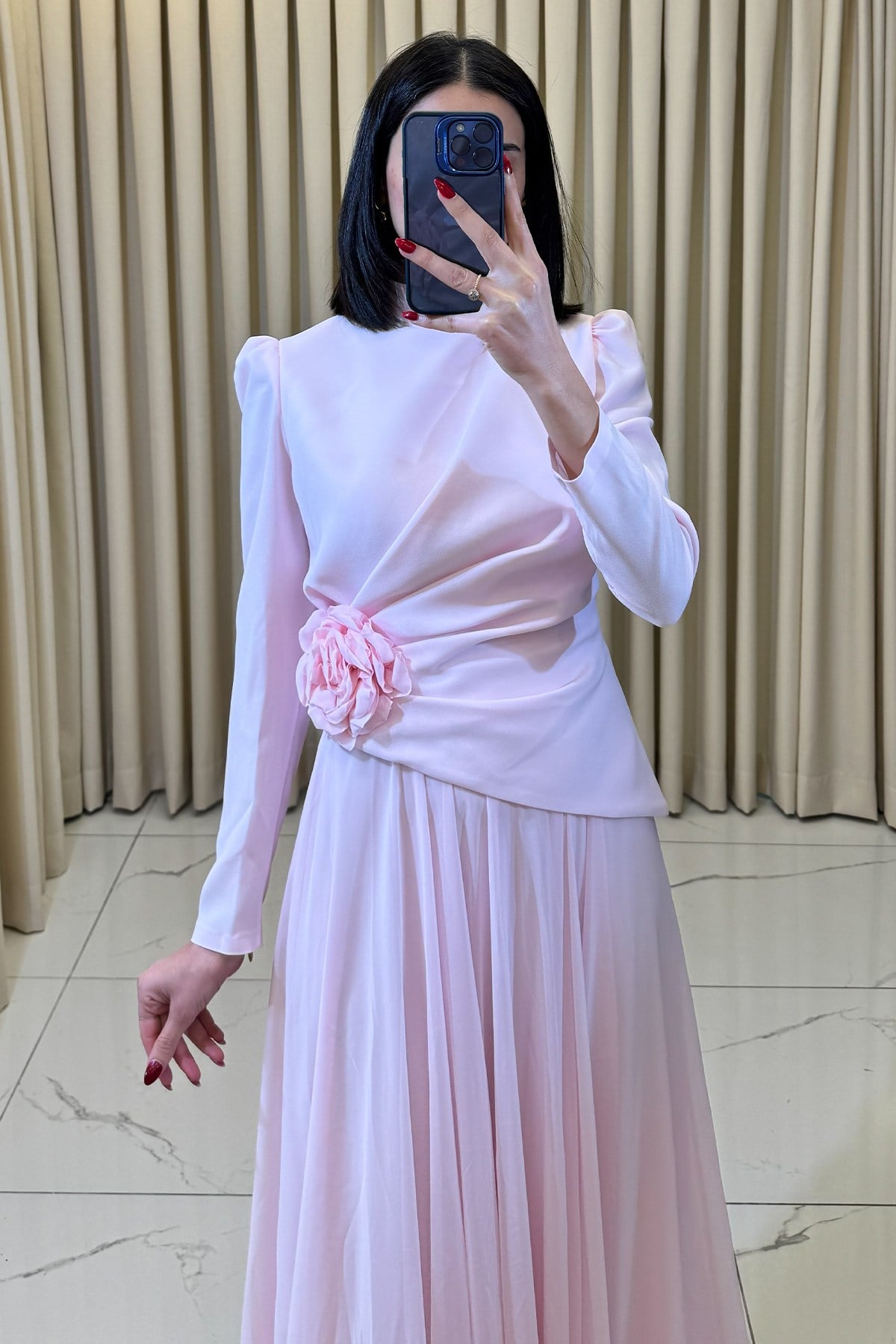 Gül Detaylı Büzgülü Tesettür Abiye Pudra - Görsel 2