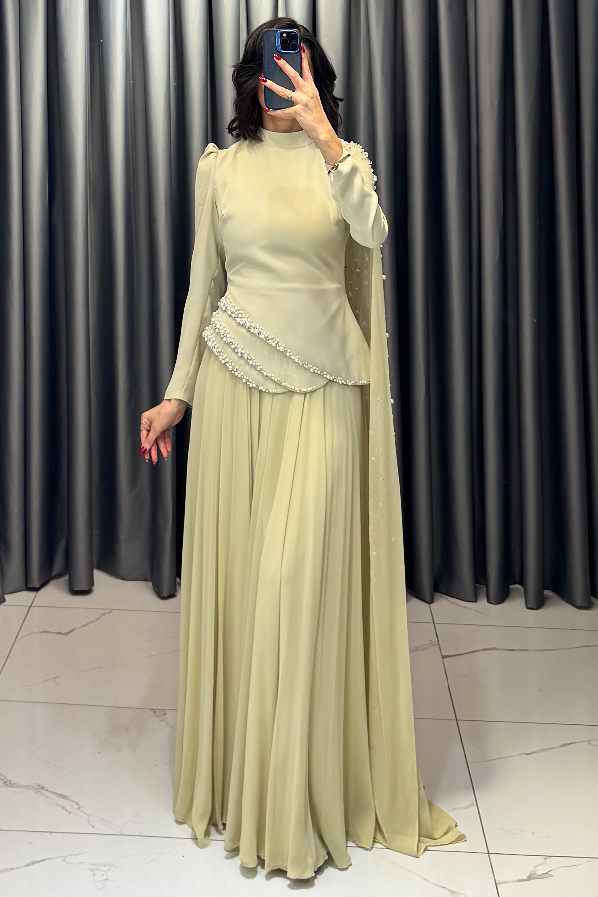 İnci Boncuk Detaylı Belden Oturtmalı Omuzdan Pelerinli Tesettür Abiye Yeşil 