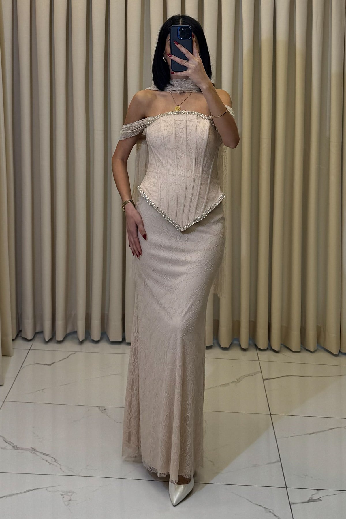 Korse Detaylı Taş İşlemeli Şal Aksesuarlı Abiye Ekru