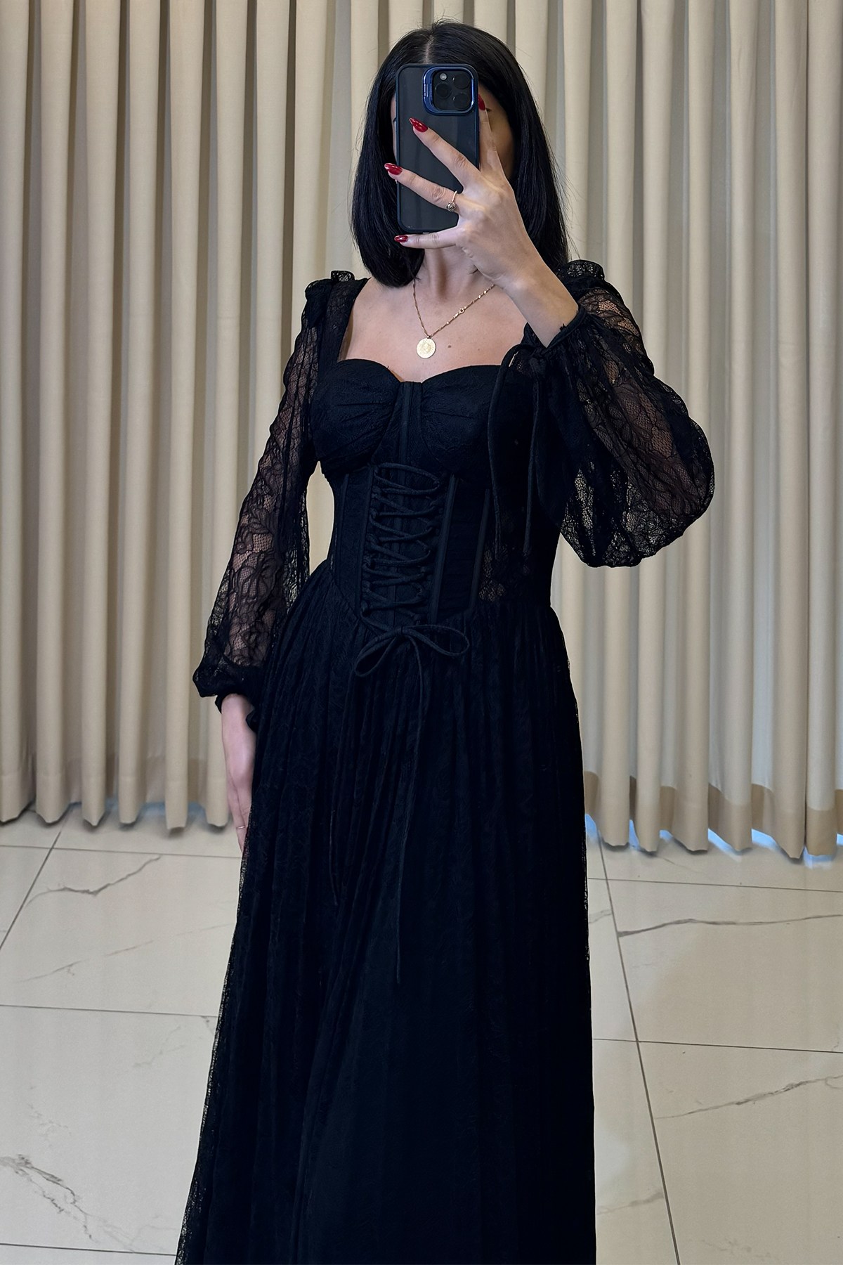 Önü Bağcıklı Lez Dantel Kare Yaka Uzun Kollu Abiye Siyah - Görsel 4