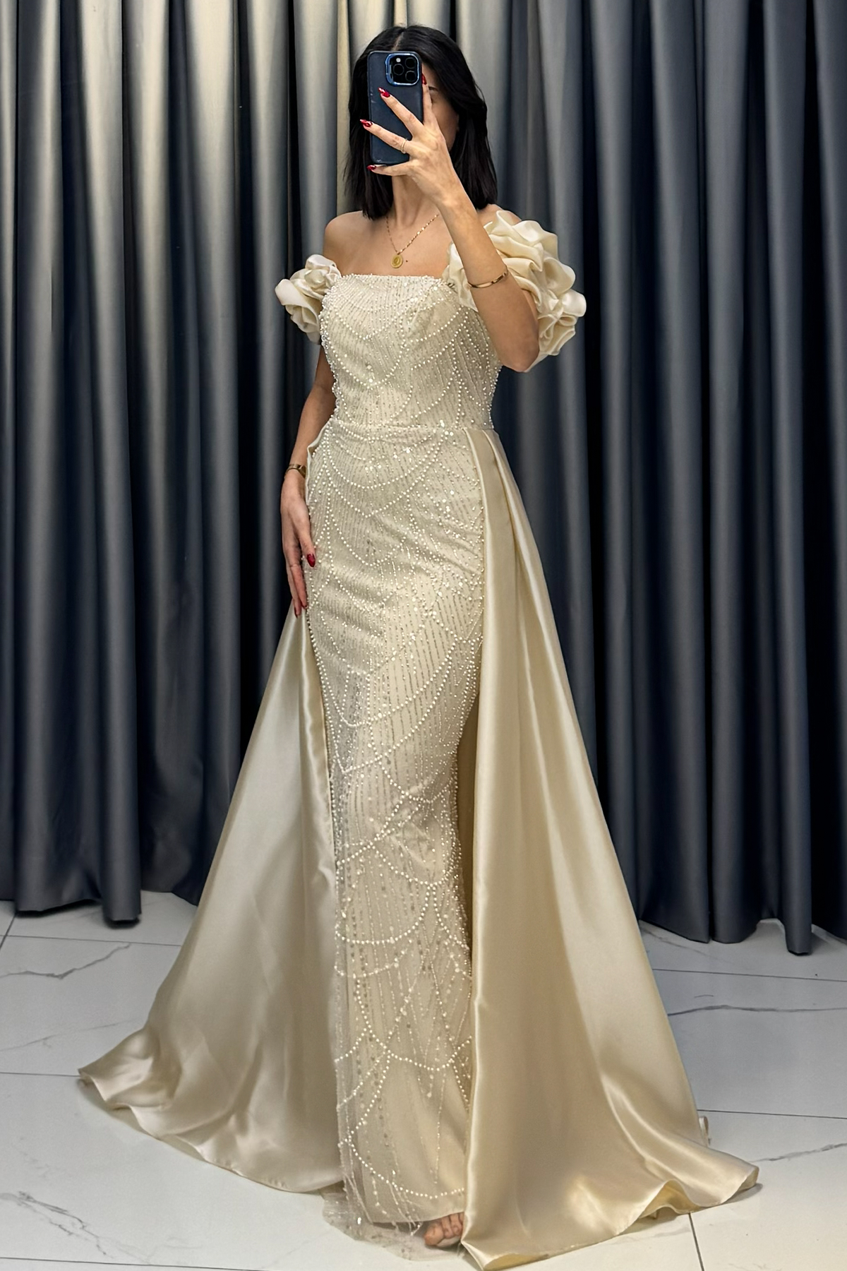 Payet ve Boncuk İşlemeli Balon Kollu Pelerinli Straplez Abiye Bej - Görsel 3