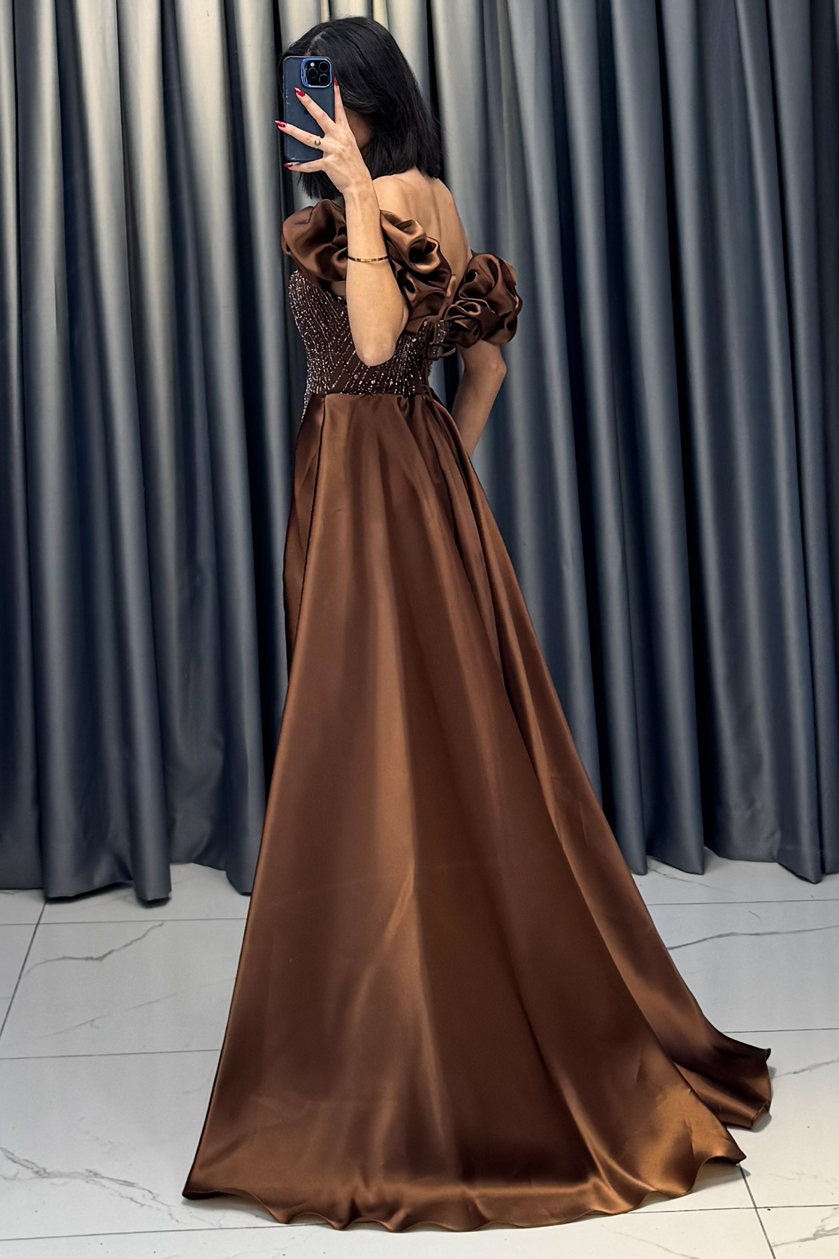 Payet ve Boncuk İşlemeli Balon Kollu Pelerinli Straplez Abiye Kahve - Görsel 6