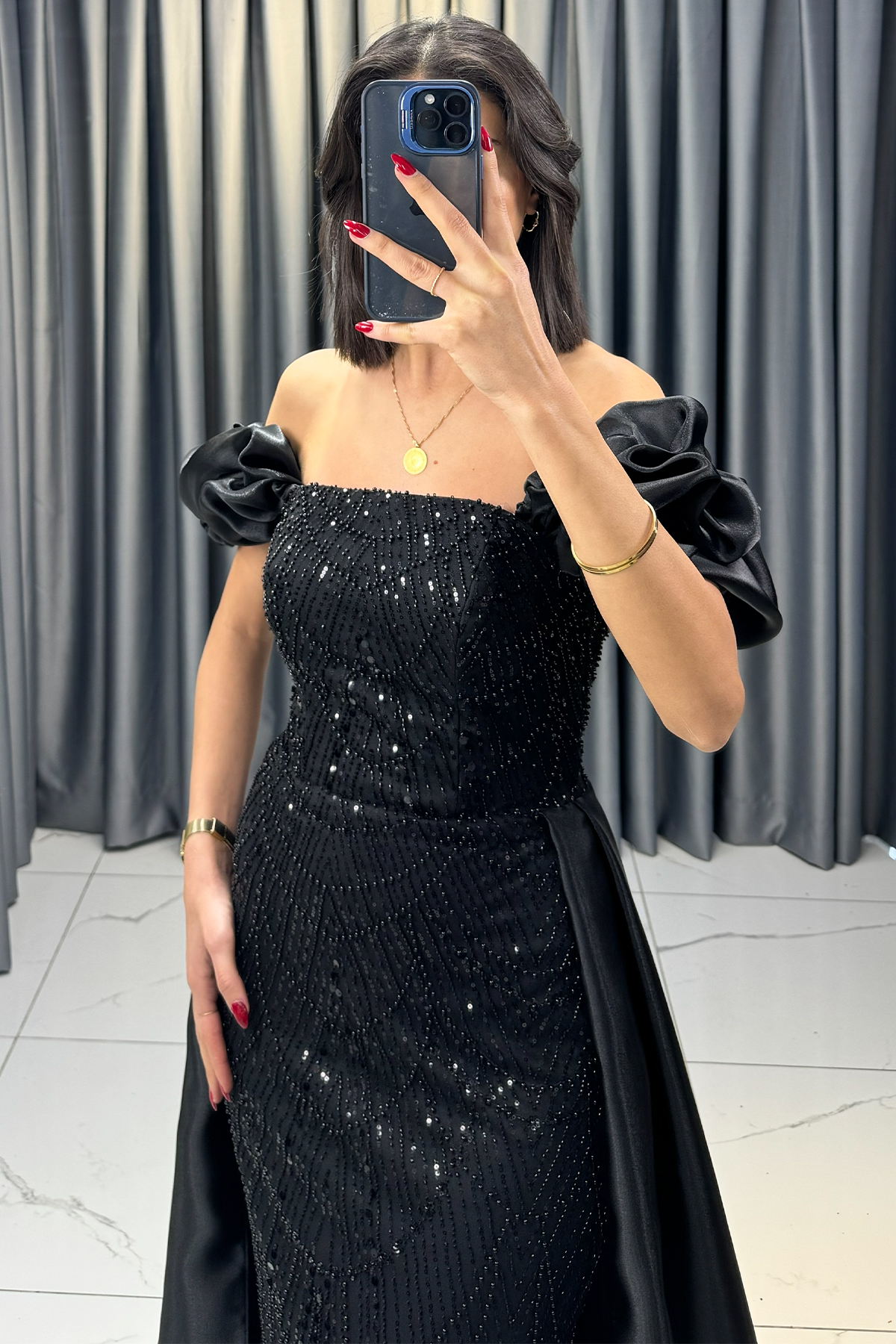 Payet ve Boncuk İşlemeli Balon Kollu Pelerinli Straplez Abiye Siyah - Görsel 3