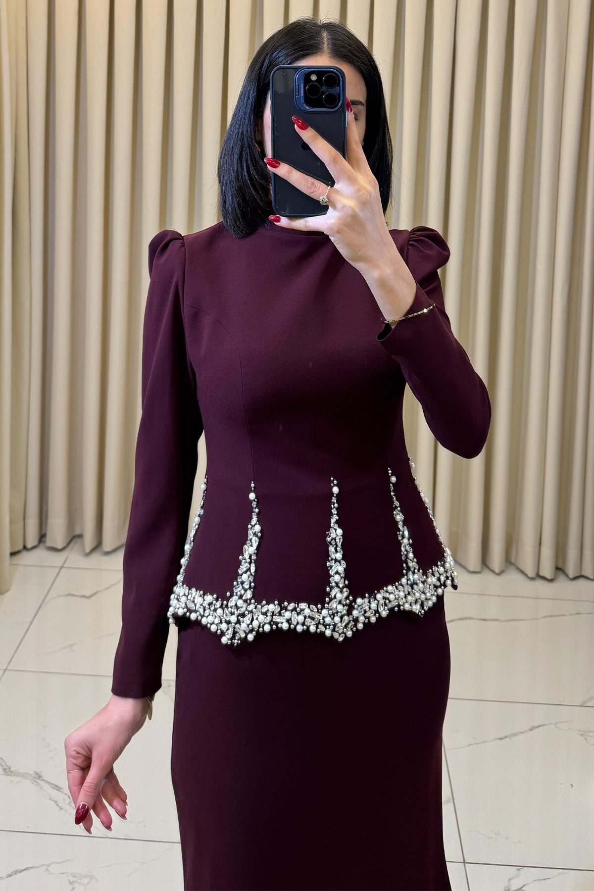 Taş Detaylı Belden Oturtmalı Balık Formunda Tesettür Abiye Bordo - Görsel 2