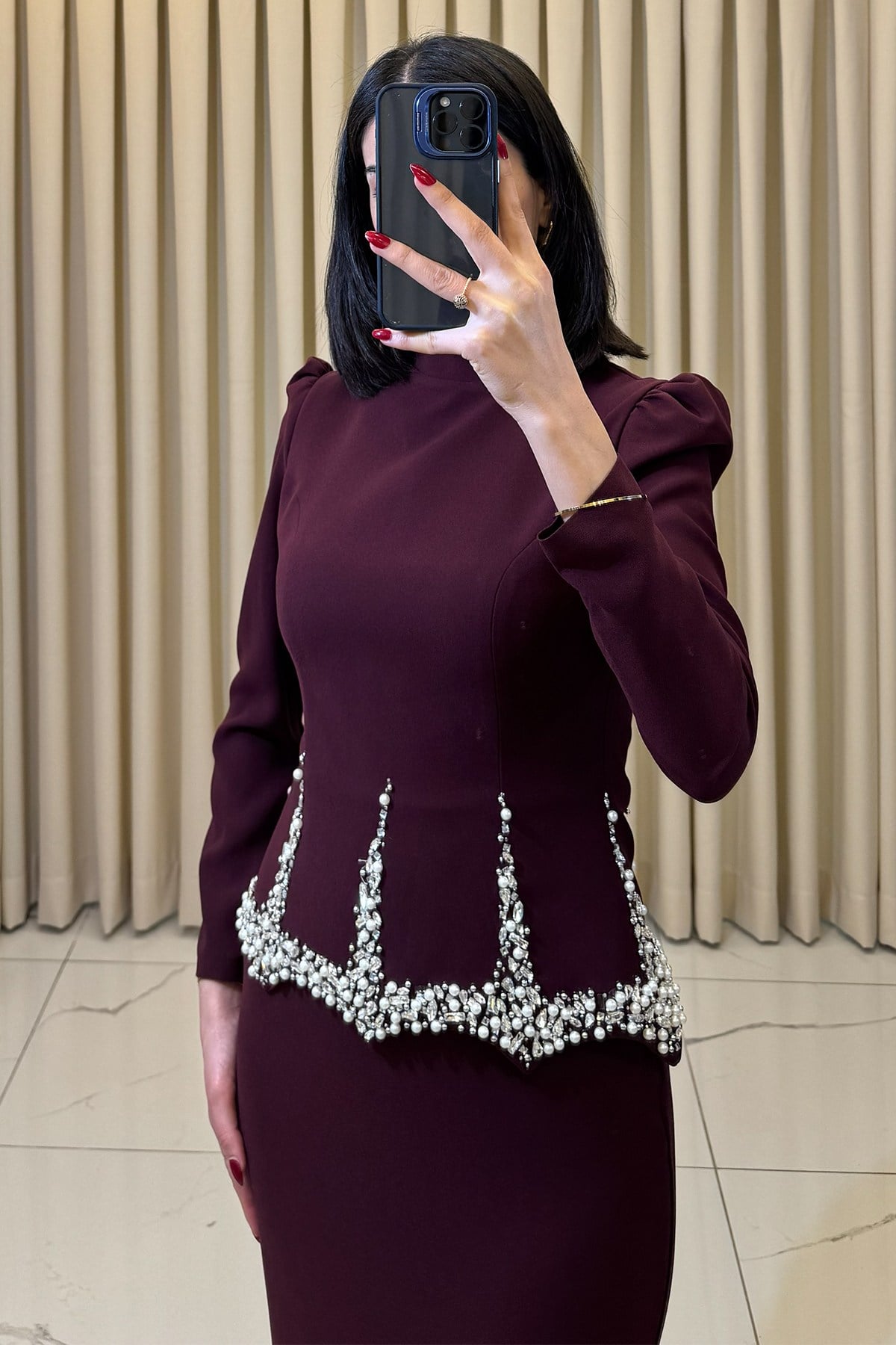 Taş Detaylı Belden Oturtmalı Balık Formunda Tesettür Abiye Bordo - Görsel 4