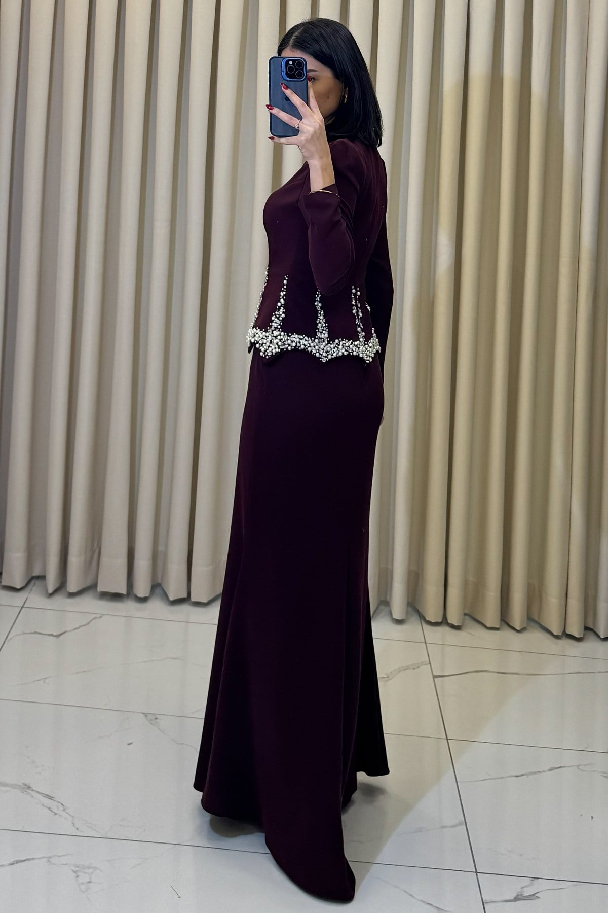 Taş Detaylı Belden Oturtmalı Balık Formunda Tesettür Abiye Bordo - Görsel 5