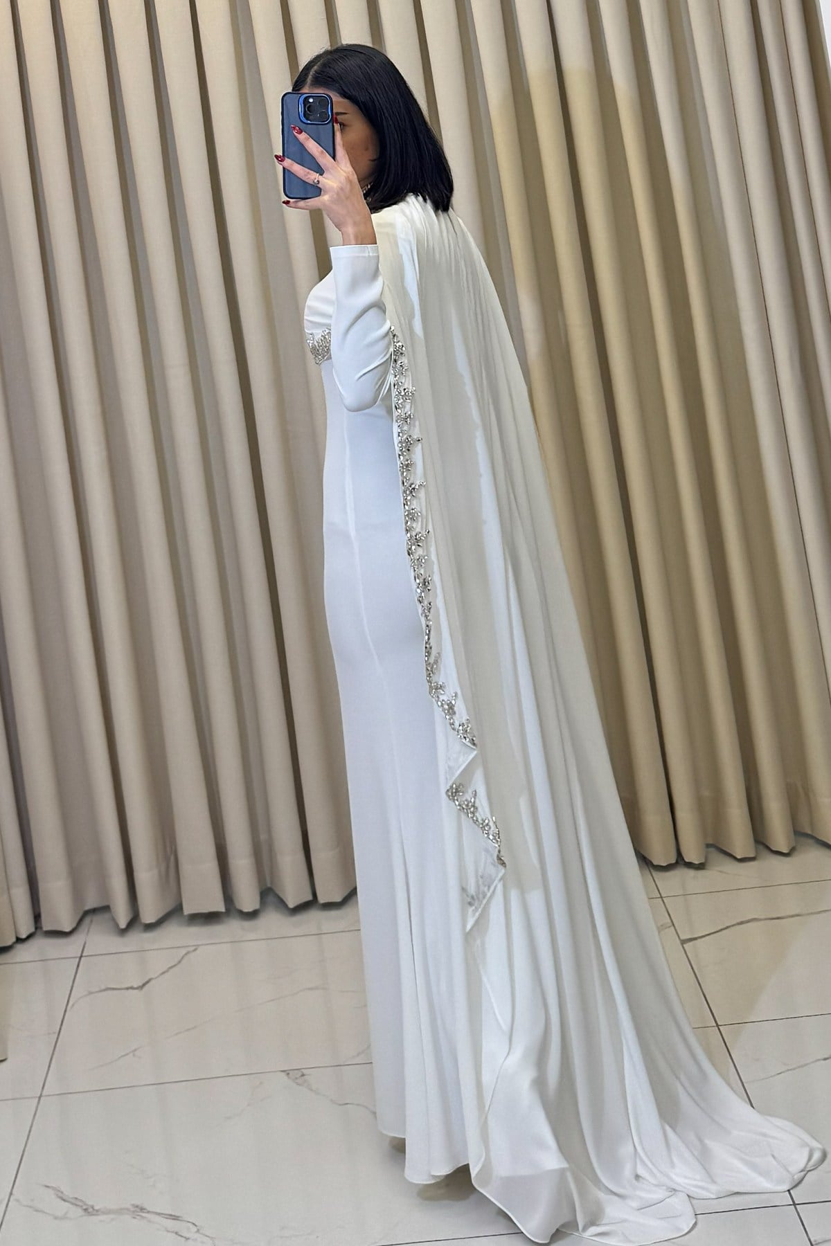 Taş İşlemeli Pelerinli Balık Model Abiye Beyaz - Görsel 5