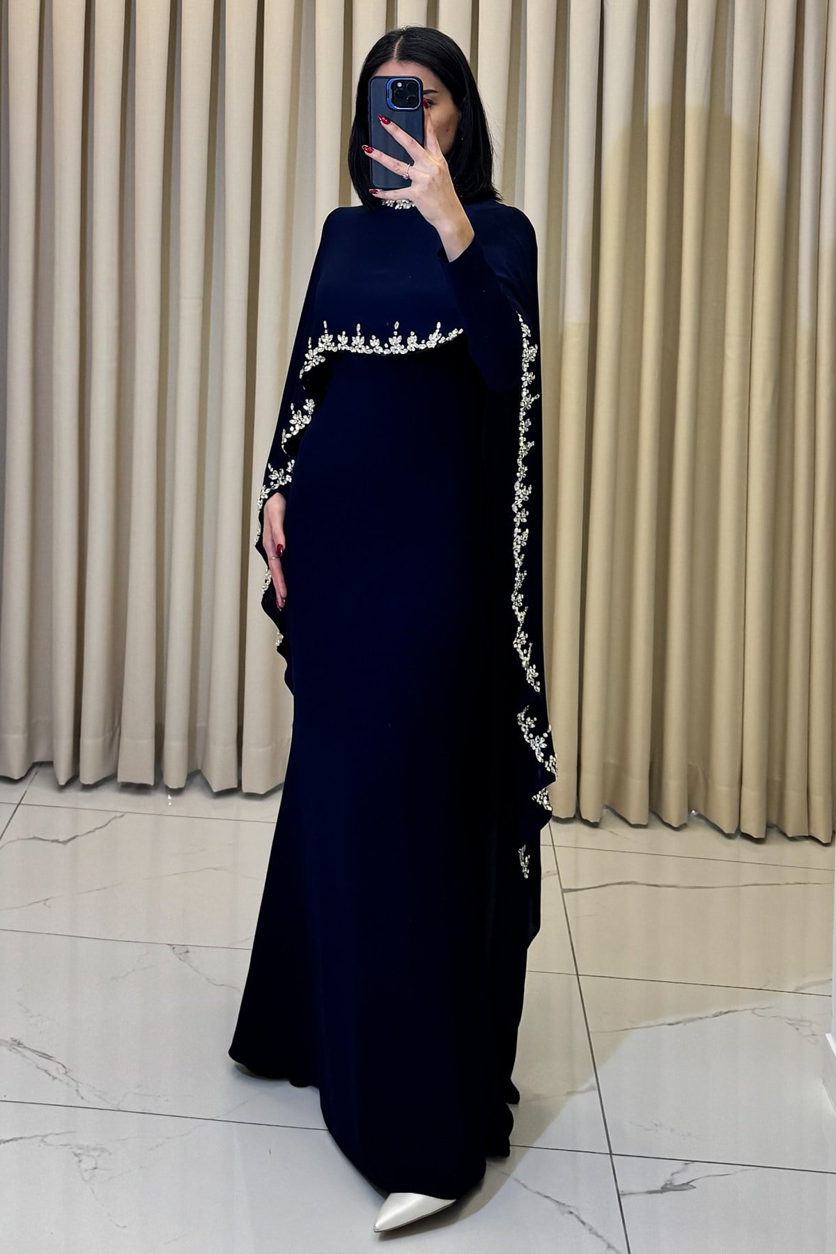 Taş İşlemeli Pelerinli Balık Model Abiye Lacivet - Görsel 3