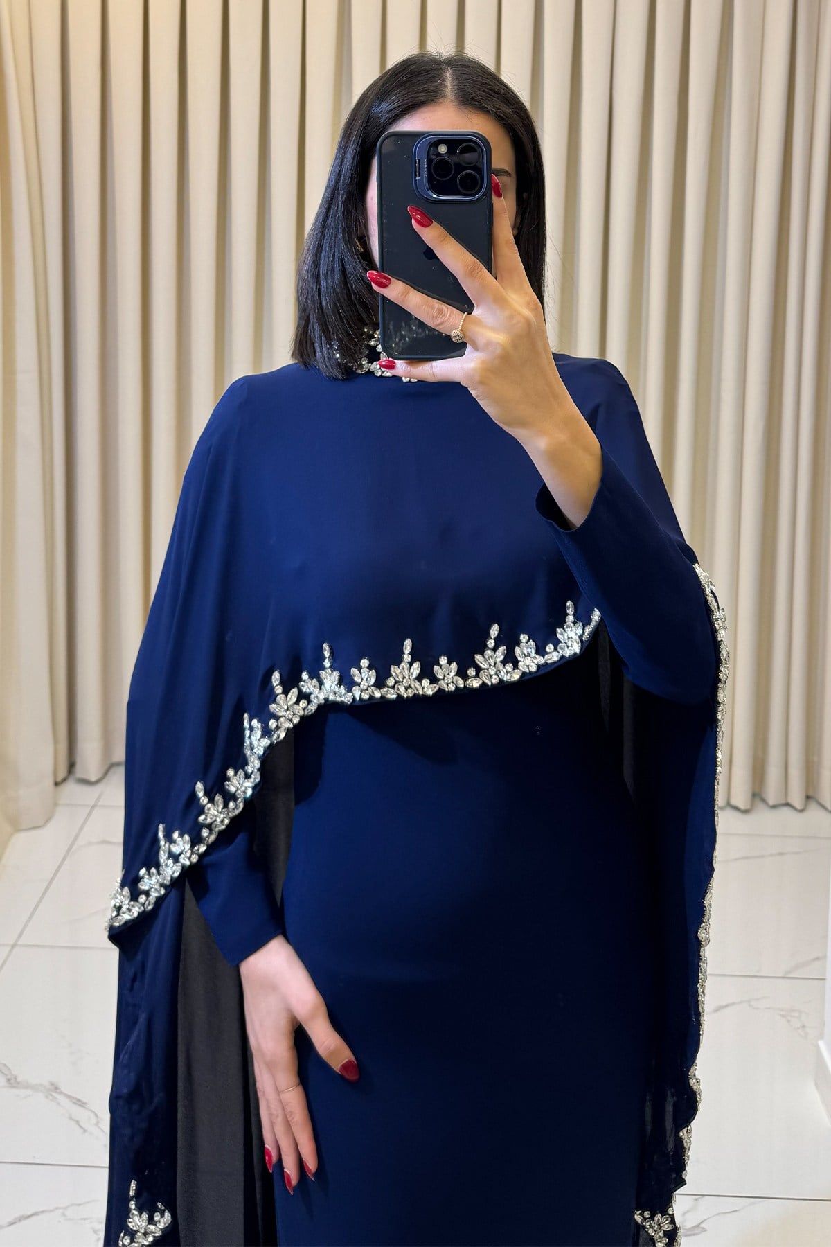 Taş İşlemeli Pelerinli Balık Model Abiye Lacivet - Görsel 4