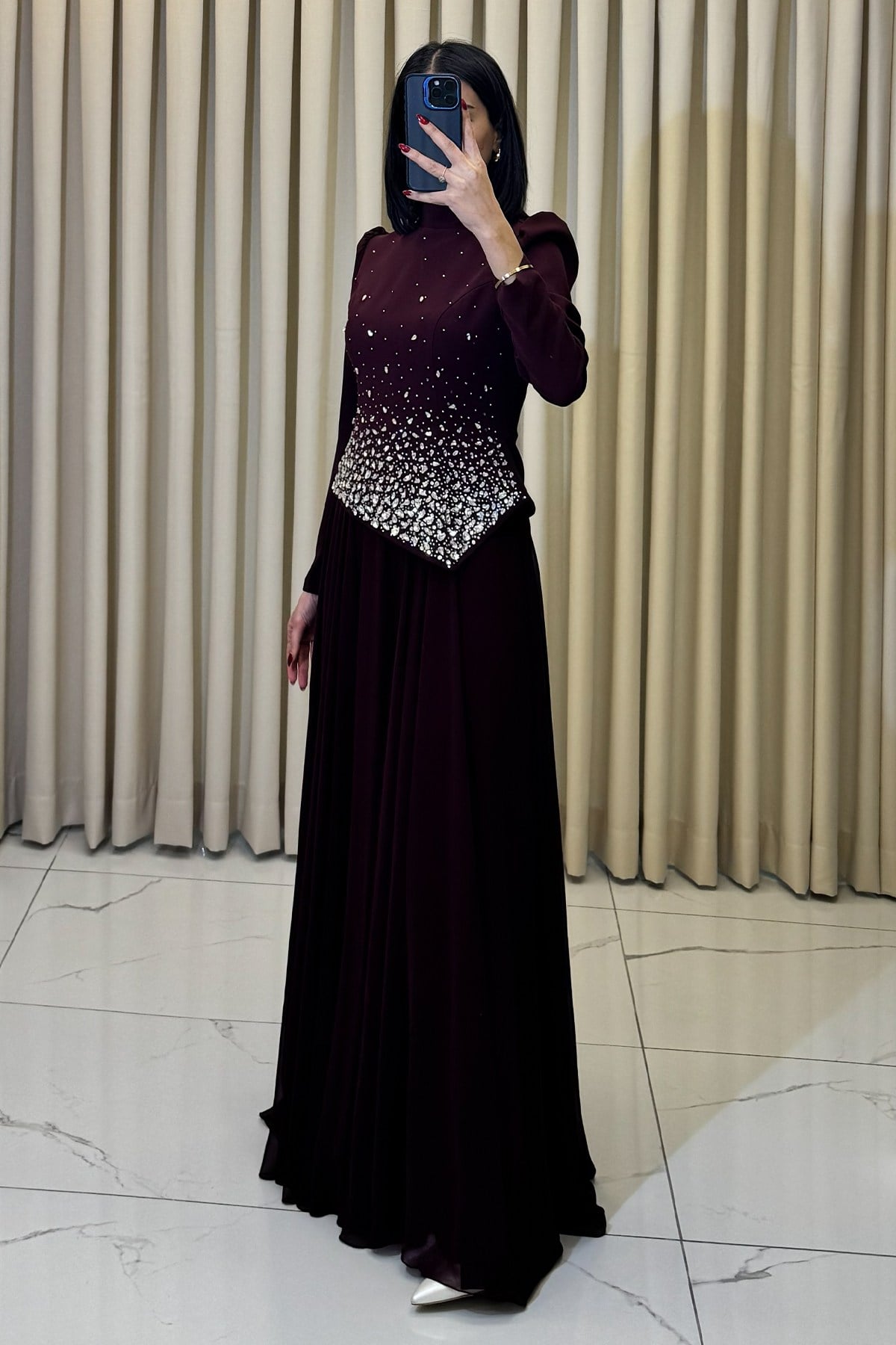 Taş Serpme Detaylı Uzun Tesettür Abiye Bordo - Görsel 3