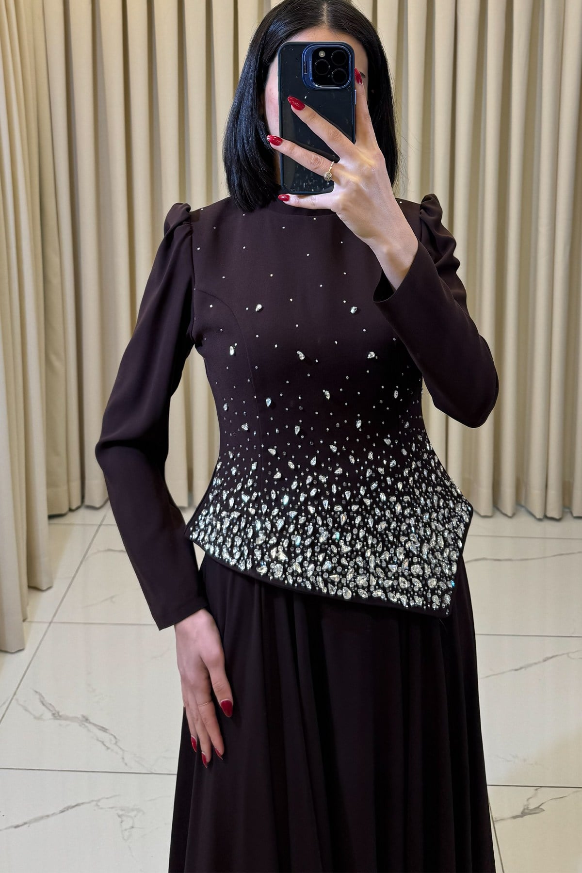 Taş Serpme Detaylı Uzun Tesettür Abiye Kahve - Görsel 4