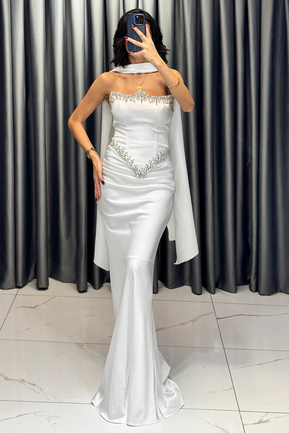 Taş vec Boncuk İşlemeli Belden Oturtmalı Straplez Balık Model Abiye Beyaz