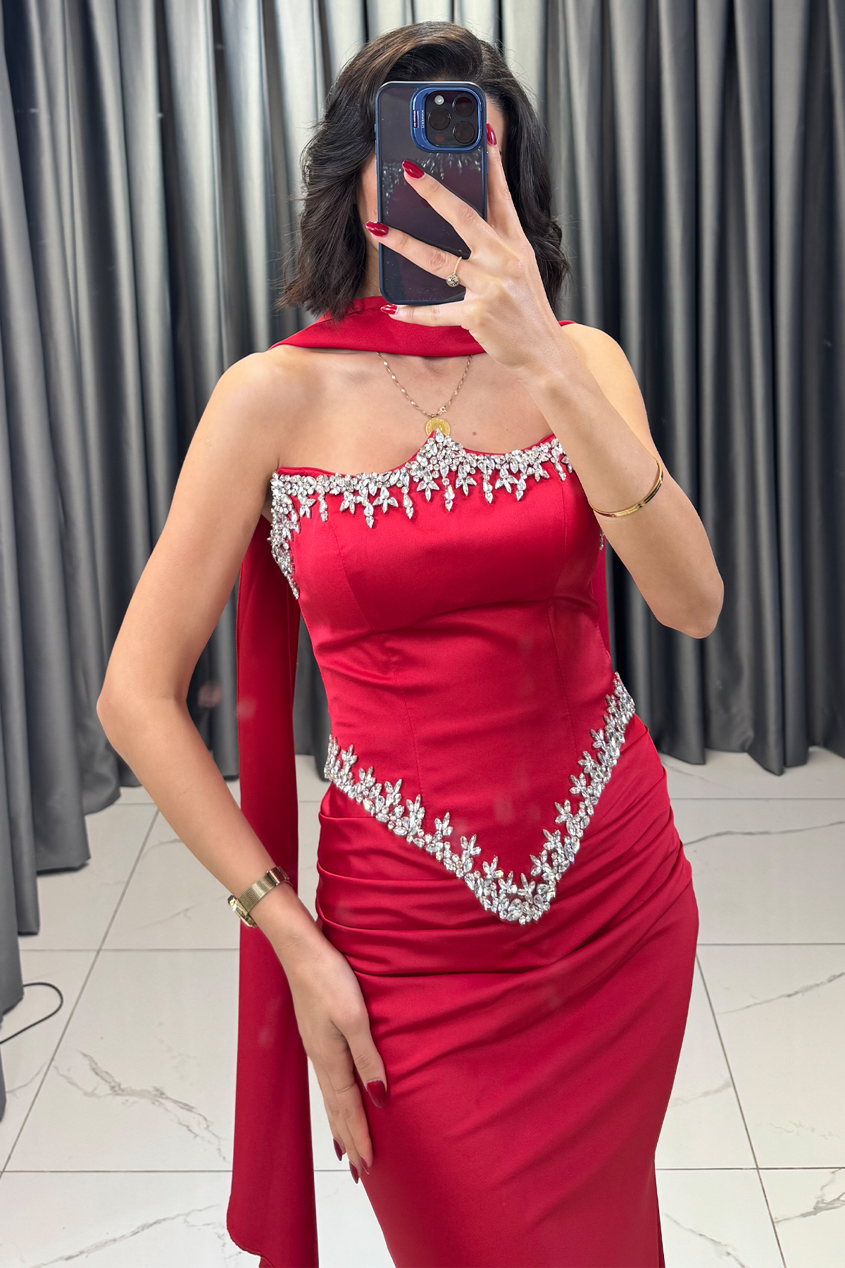 Taş vec Boncuk İşlemeli Belden Oturtmalı Straplez Balık Model Abiye Kırmızı - Görsel 4